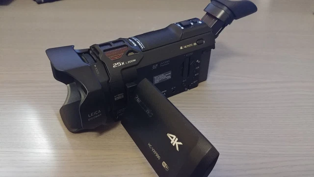 Panasonic HC-VX990 - 4K Camcorder - 32GB included