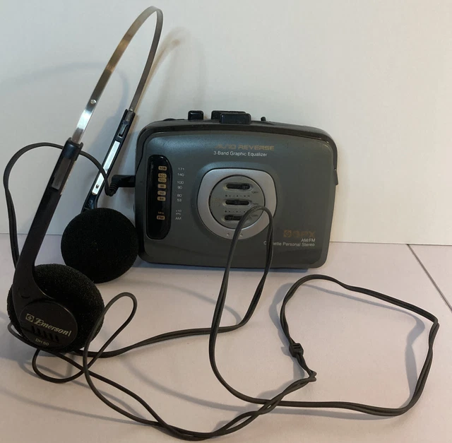 VINTAGE GPX 3050 Stereo AM/FM Radio Cassette Player Walkman With