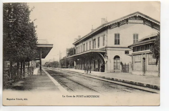 PONT A MOUSSON - Meurthe et Moselle - CPA 54 - la gare - vue interieure - quais