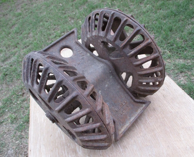 Farm-Master Model 906.1 Wheel For Pig Hog Swine Oiler Greaser