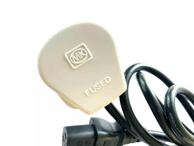 Naim MK Netzkabel (2 Meter). Originalkabel einmal mit Naim Equipment geliefert 2