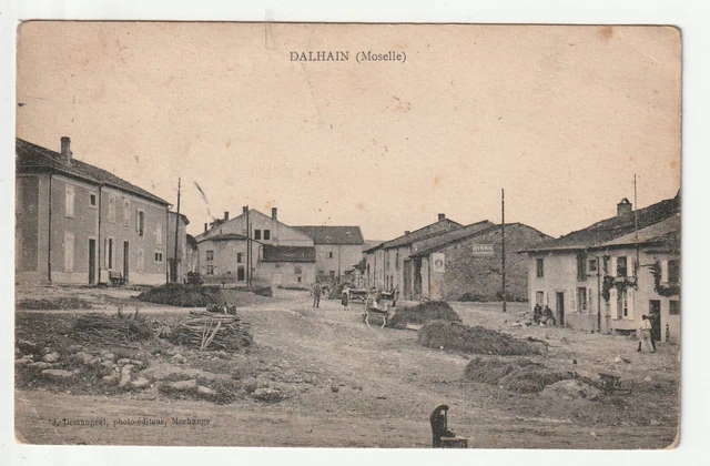 DALHAIN - Moselle - CPA 57 - vue de la place du village