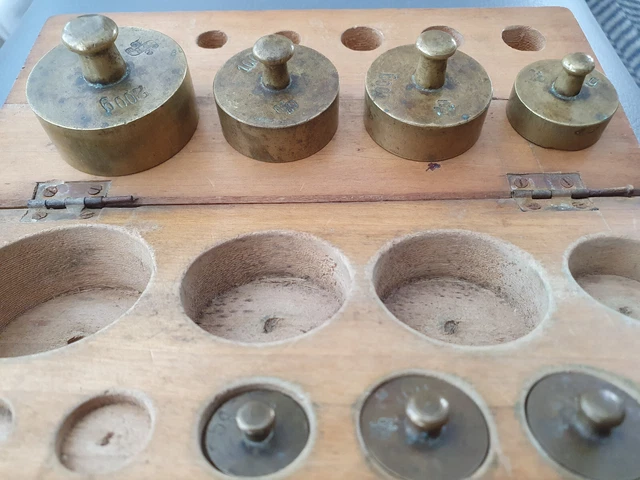 alte Messinggewichte für mechanische Waagen 2