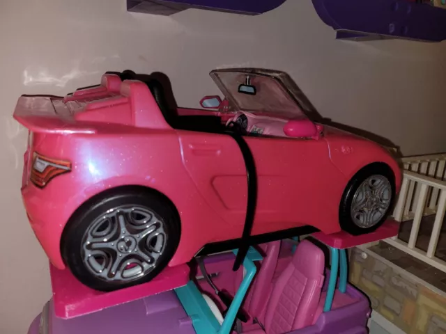 Display wall mount for Barbie Doll Glam Convertible, Car Pink/Black Vehicle