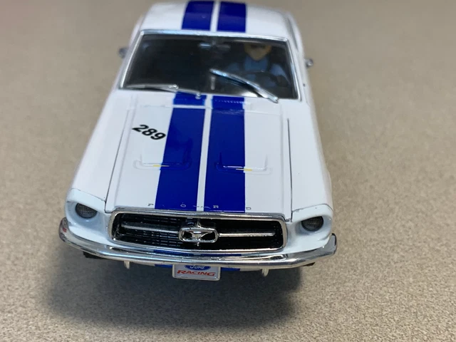 Carrera Evolution - Ford Mustang GTYNo.76 online bestellen | MÜLLER