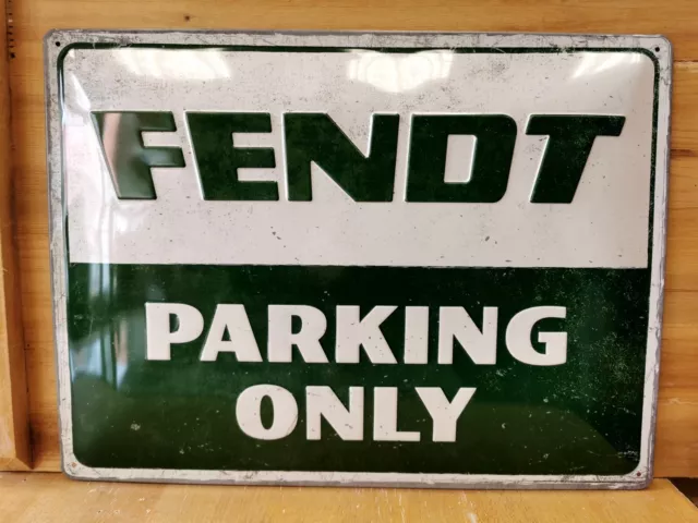 Blechschild FENDT Parkplatz parking Traktor Schlepper Schild Metallschild NEU