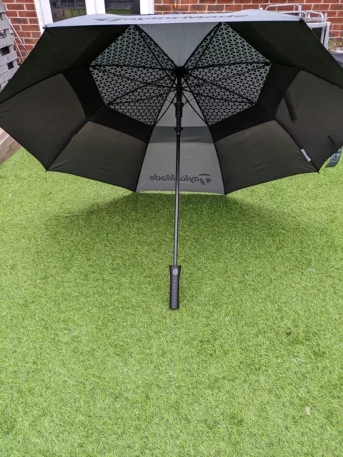 Brand New TaylorMade Golf Umbrella XLarge 62 Inch Push Button Air Flo Design PGA 3