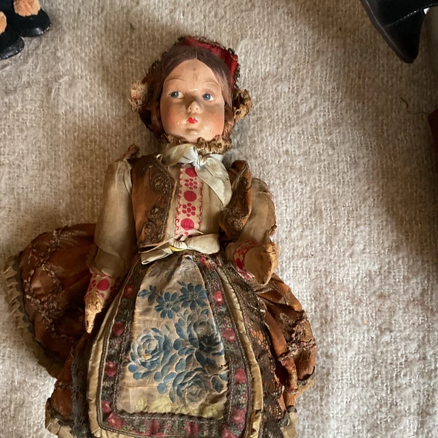 Poupee ancienne en tissu d'occasion - Collection