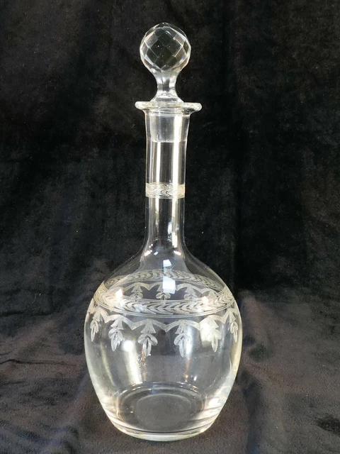 Carafe en verre soufflé et gravé