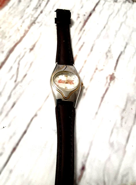 Coca Cola 2002 Women's Wrists Watch  Quartz 2035 Need Battery