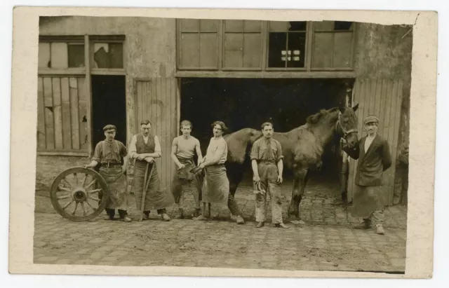 PHOTO CARD - Trade Wheel Horse Marshal Ferrant of Men Laying an Iron