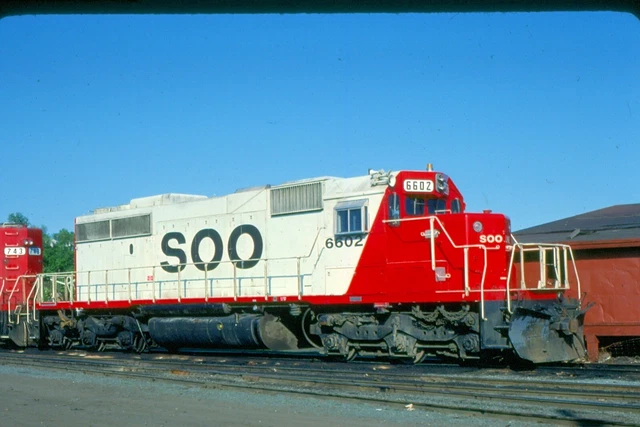SOO 6602 SD40-2, Minneapolis/StPaul, MN, 05/81; Kodachrome Original