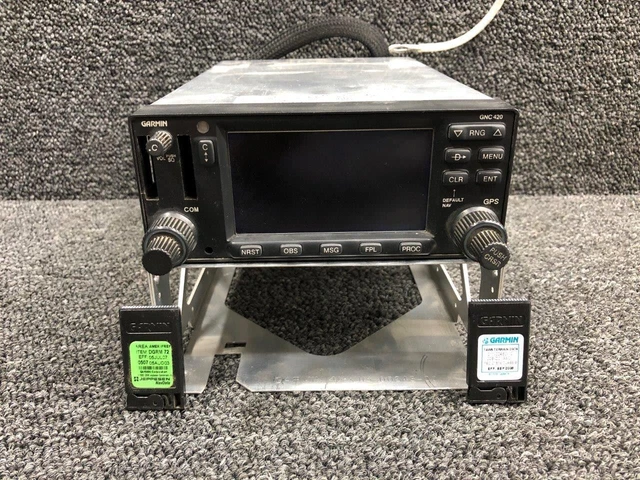 011-00506-10 Garmin GNS-420 GPS, Communication Radio with Tray and Cards