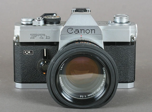 Canon FTb QL (années 70) + Objectif FD 35-70mm F4 - Argentique - Excellent État