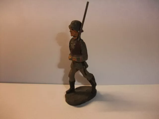 p3 alte Massefigur Lineol Elastolin Figur Wehrmacht 2. Wk Soldat marschierend