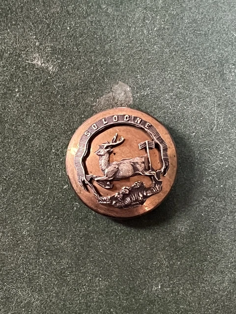 B004 BOUTON CERF CHASSE VENERIE