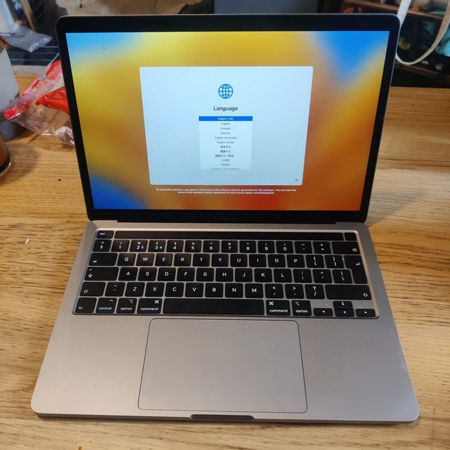 MacBook Pro 13" 2020 - i7 1,7 GHz quad core - 16 GB RAM - 256 SSD