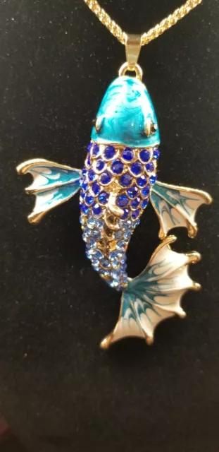 Beautiful Betsey Johnson Teal & White Enamel Fan Tail Koi Fish Pendant Necklace