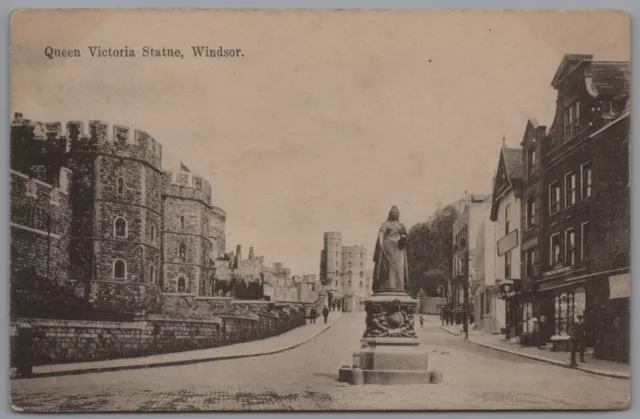 Windsor Queen Victoria Statue Berkshire England Vintage Unposted Postcard