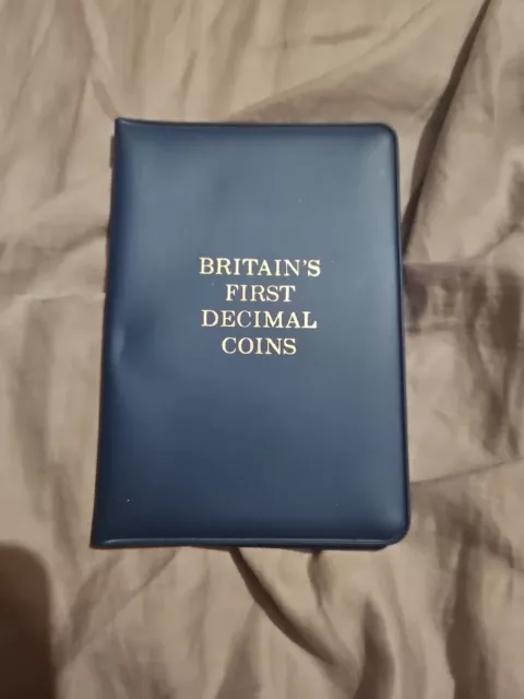 britains first decimal coins set 1968 -1971