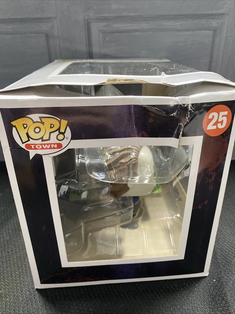 Funko Pop! Town Michael Myers With Myers House 25 Halloween Spirit Box Damaged 2