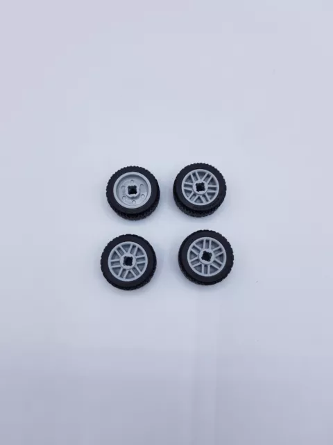 Lego Lot 4 X Pneu 21X9,9 Ref 11209 + 4 X Jante Gris Clair 14,6X9,9 Ref 11208
