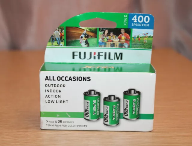 Película FUJIFILM 400 Color 35mm (36 Exposiciones) - 3 Rollos - NUEVA SELLADA EX 07/2024