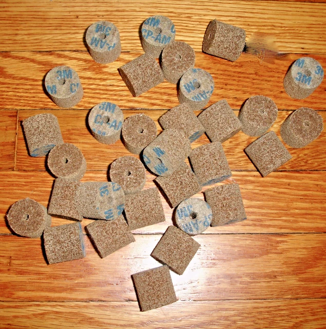 3M Scotch-Brite Unitized Wheels Polishing Cutting Wheels 1"x 1" x 3/16" 31 count