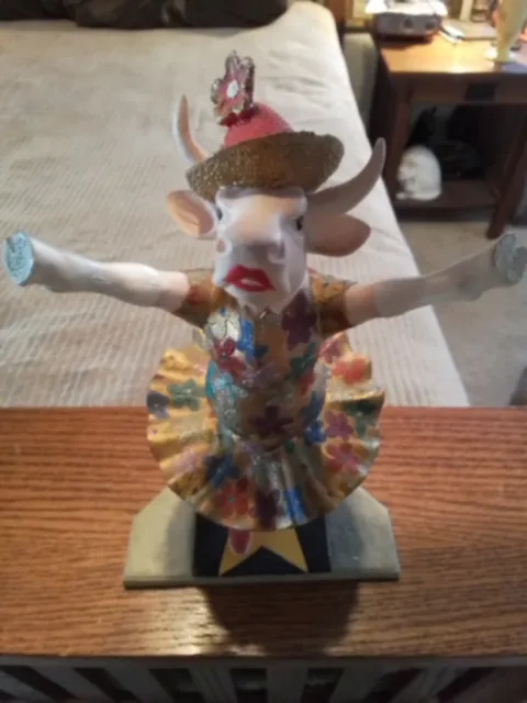 Cow Parade Dancing Diva #9132 Figurine #28320 2001