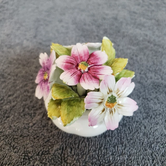 Royal Albert Bone China Flowers of the Month - Floral Bouquet - Cosmos