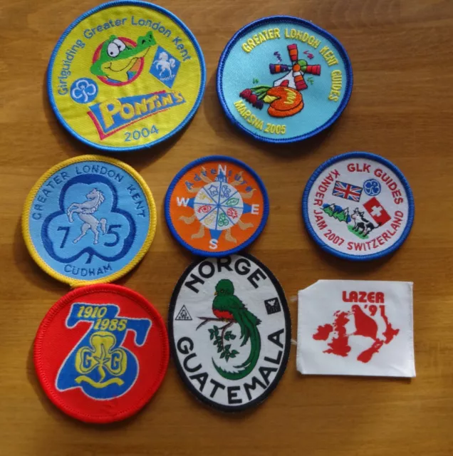 Uk Girlguiding: 8 Mint Assorted Cloth Badges As Photo