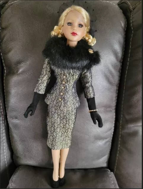 Tonner - Kitty Collier - Society Calls-18" Doll and Outfit