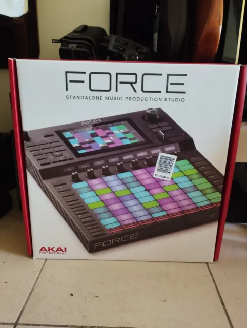 AKAI FORCE PROFESSIONAL - Système autonome pour production musicale et DJ