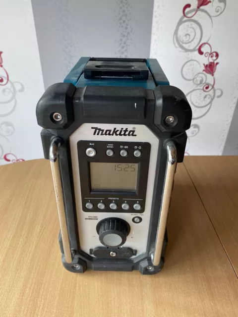 Makita DMR 102 Radio 7,2 - 18 V