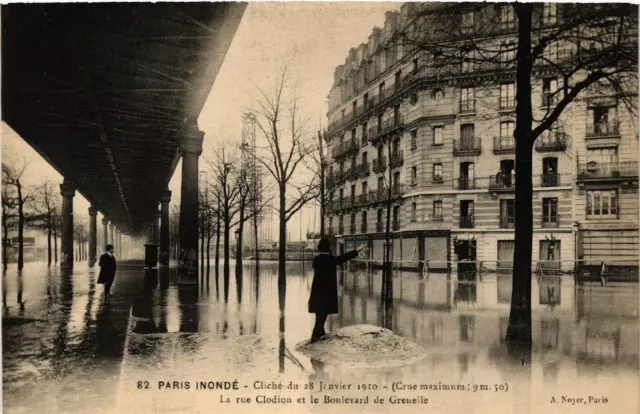 CPA PARIS 15e La Rue Clodion Boulevard de Grenelle Paris INONDE 1910 (536074)