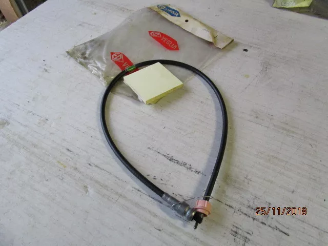 Un Cable De Compteur  Citroen 2Cv    Ref 22935  (20)