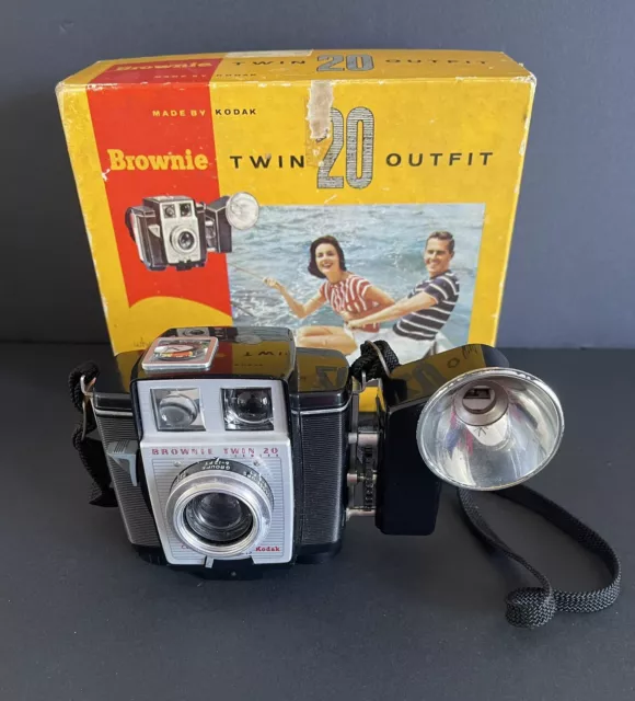 BROWNIE TWIN 20 OUTFIT Eastman Kodak Camera in Box!
