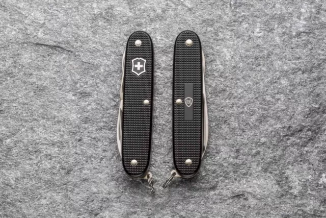 Victorinox Pioneer X Alox Schwarz mit Schere Sonderedition Wanger Black