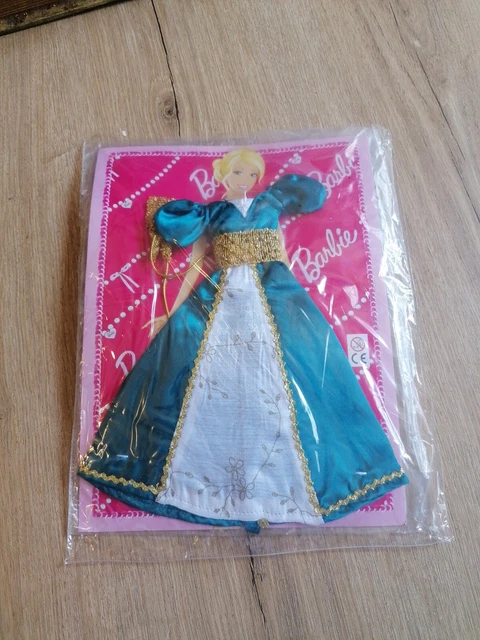 Lot De 4 Tenues Barbie – Les Robes De Mes Voyages – Collection – Neuves