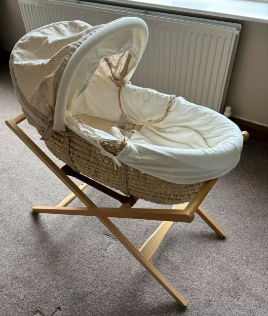 Mamas and papas moses basket 7700 sales