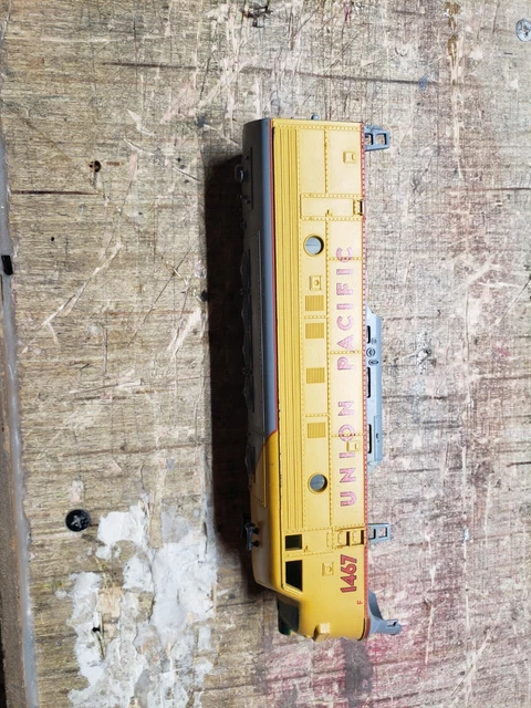Vintage Athearn Union Pacific 1467 HO Blue box shell
