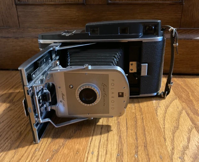 Vintage Polaroid Land Camera Model 150 Original Case and some Accessories USA