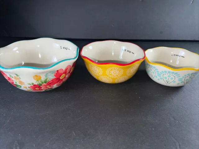 https://www.picclickimg.com/WdkAAOSwXYhkK7Dy/The-Pioneer-Woman-Ceramic-Nesting-Measuring-Cups-bowls.webp