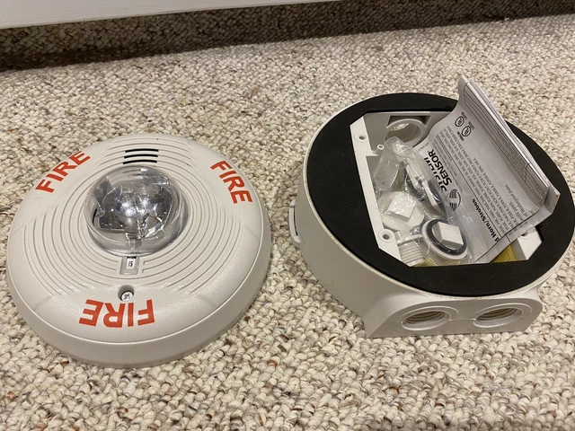 System Sensor PC2WK Weatherproof Fire Alarm Horn/Strobe