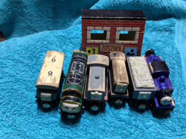 Thomas tank engine Vintage wooden Trains x6 & brendam docks!