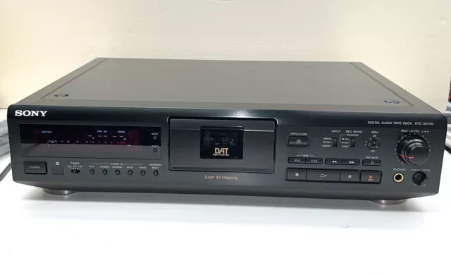 Sony DTC-ZE700 High End DAT Deck Recorder Digital Audio Band + Fernbed./Anleit.