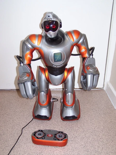 Wow Wee RS MEDIA Remote Control Robot  Robosapiens Complete And Boxedgg