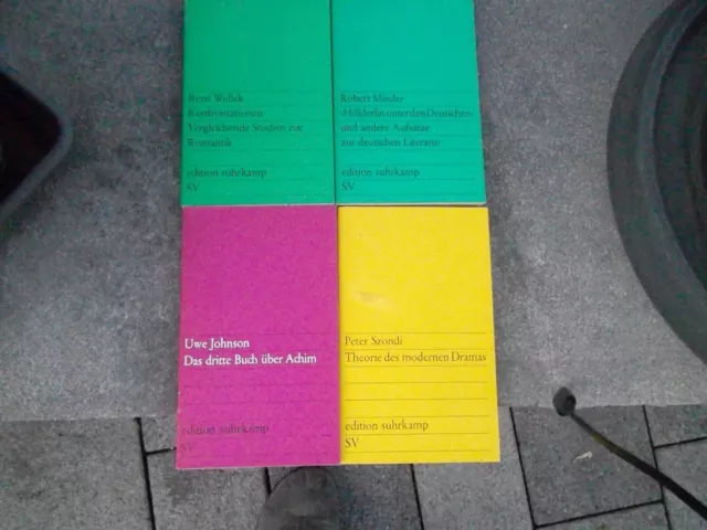 Vier gut erhaltene Taschenbücher aus der Edition Suhrkamp Titel lt. Beschreibung