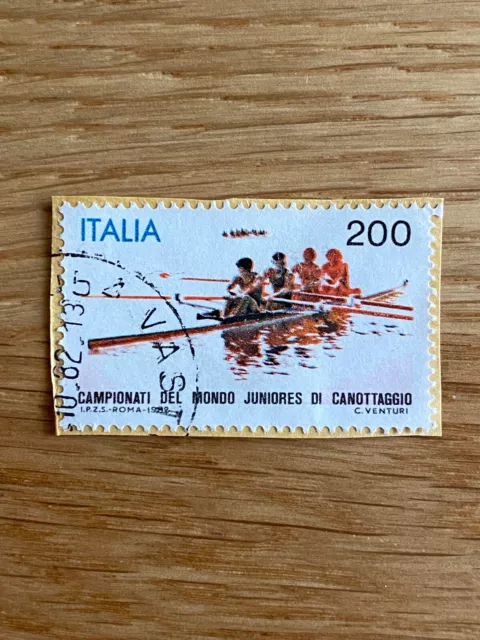 Francobollo Italia da lire 200 campionato del mondo juniores di canottaggio 1982