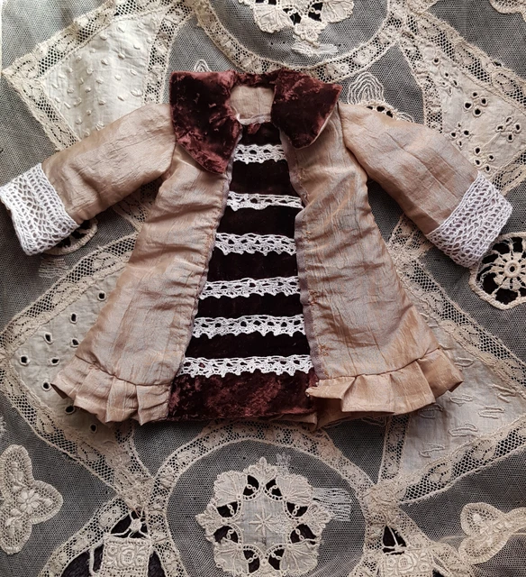 Robe Ancienne Pour Poupée Raynal - Coton à Plumetis Rose - Années 1950